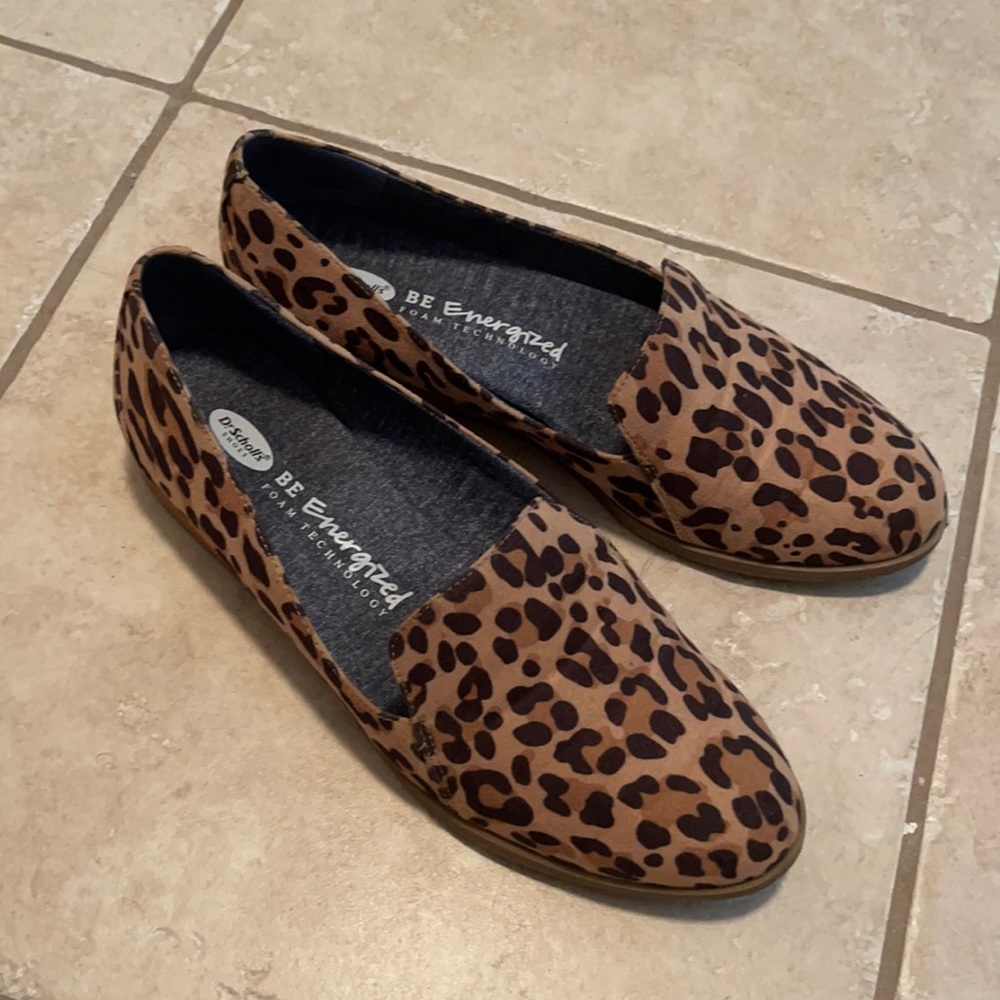Dr. Scholl’s cheetah print flats size 8